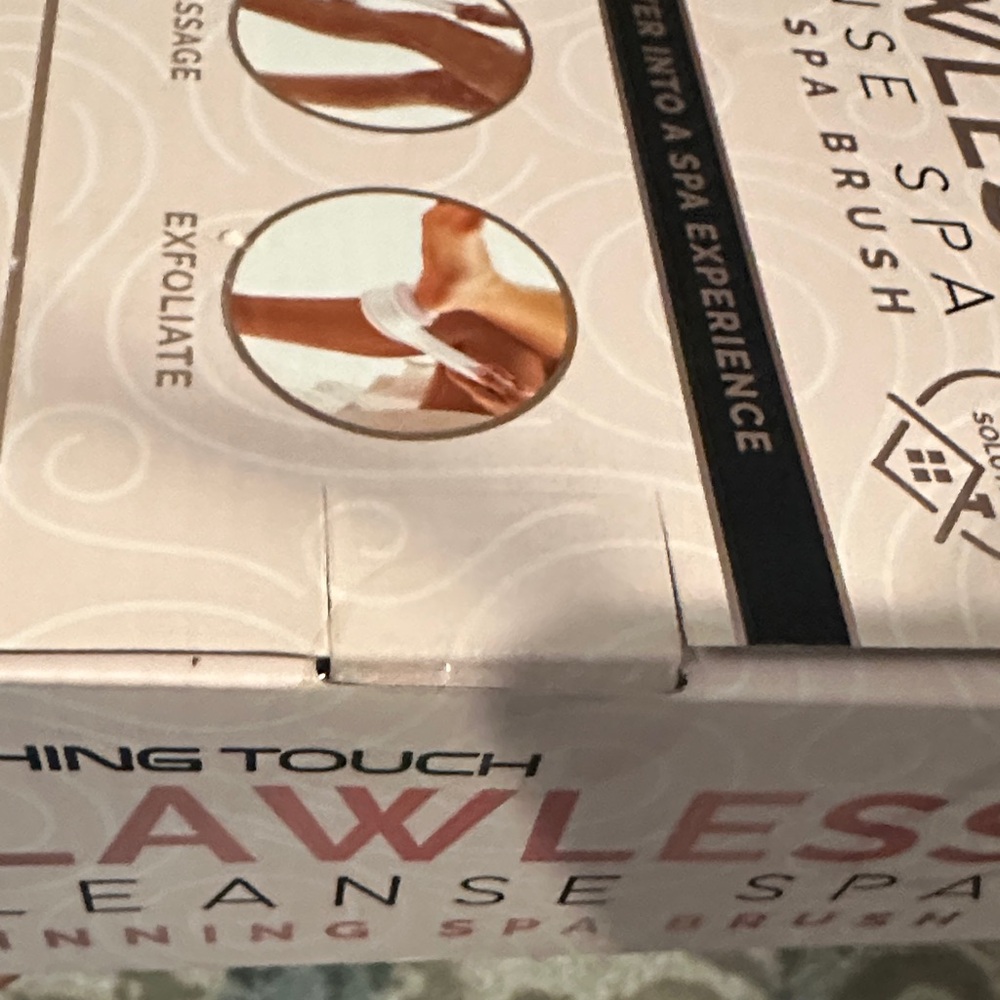 Finishing Touch Flawless Cleanse Spa Brush - Pink  unopened box - Picture 7 of 7